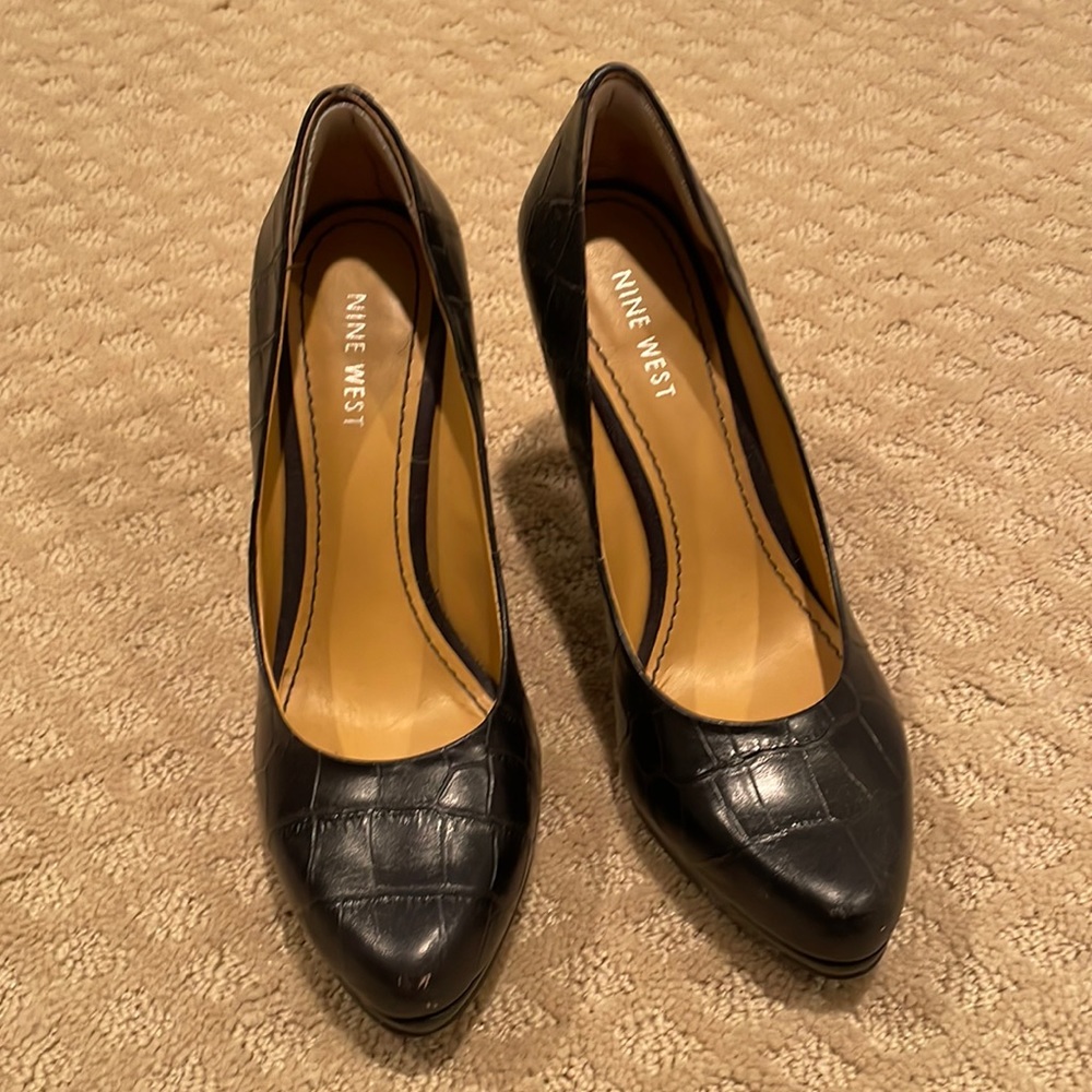 Nine West croc embossed, navy leather heels.